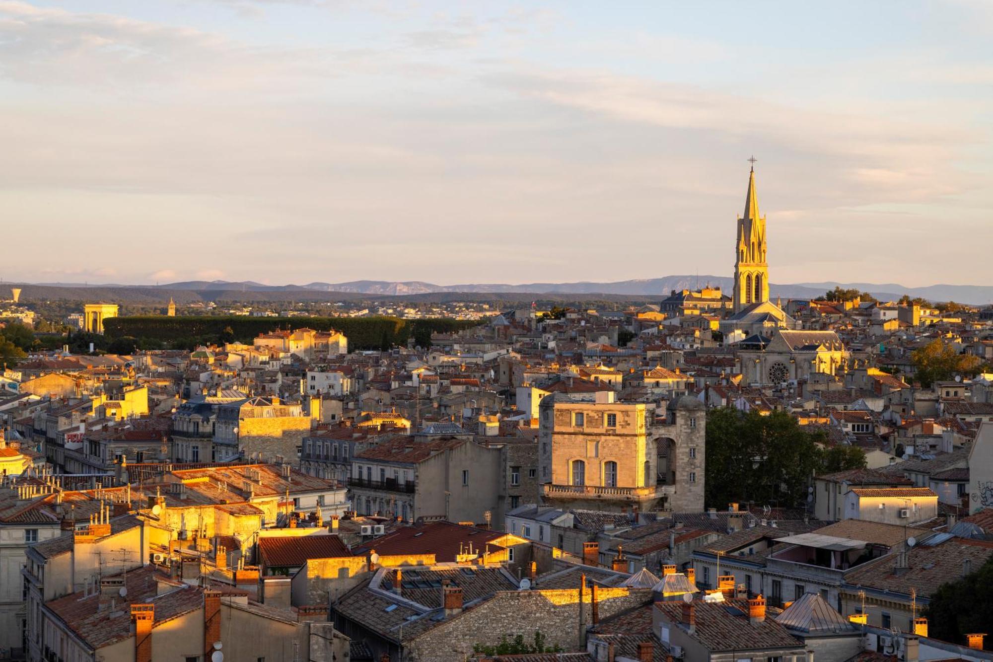 Hotel Campanile Montpellier Centre St Roch Екстериор снимка